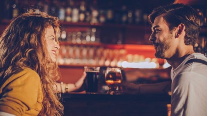 How to Say Yes to a Date without Sounding Desperate