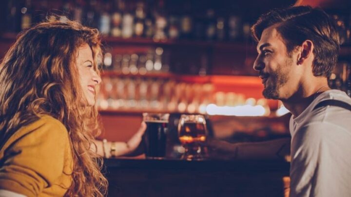 How To Say Yes To A Date Without Sounding Desperate